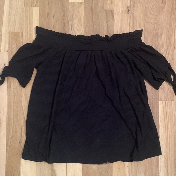 𝅺francesca’s Alya Off-The-Shoulder Lace Ribbed Black Top Women’s M - Picture 7 of 7